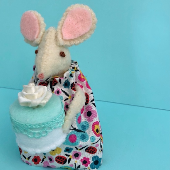 CYNTHESISplus Other - Hand-Sewn Felt Celebration Mouse Art Doll with Cake